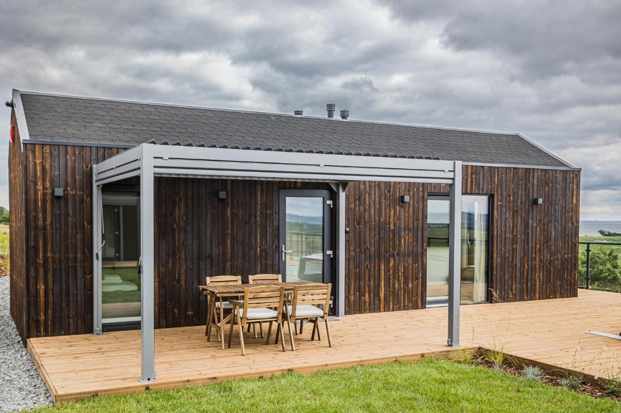 Nowe Domki Deluxe Z Widokiem Na Zatoke Z Basenem I Sauna Oslonino Exterior foto