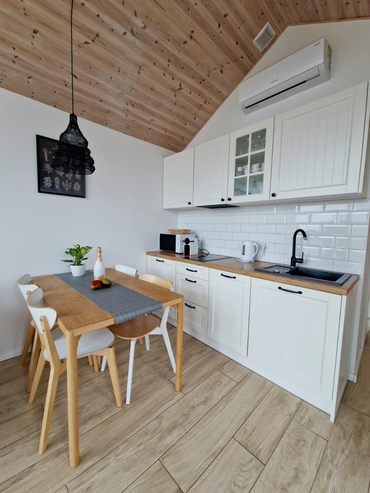 Nowe Domki Deluxe Z Widokiem Na Zatoke Z Basenem I Sauna Oslonino Exterior foto