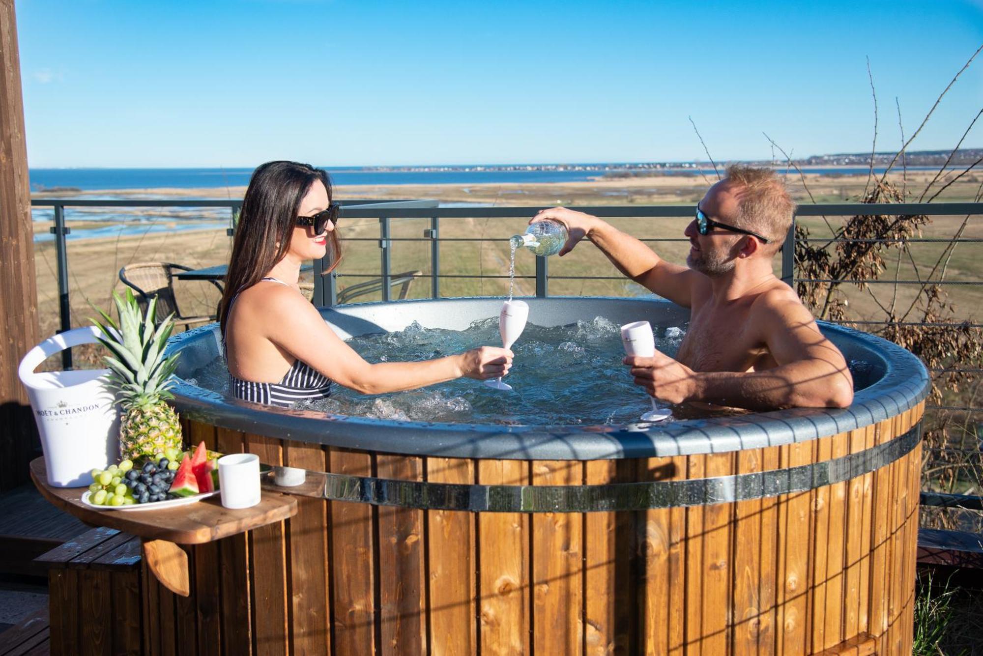 Nowe Domki Deluxe Z Widokiem Na Zatoke Z Basenem I Sauna Oslonino Exterior foto
